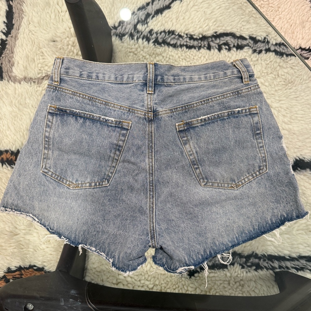 Aaron & Amber Jean Shorts - Picture 2 of 4